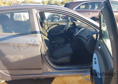 2013 Hyundai Accent Gs z USA, uszkodzony, nr VIN KMHCT5AE2DU136216